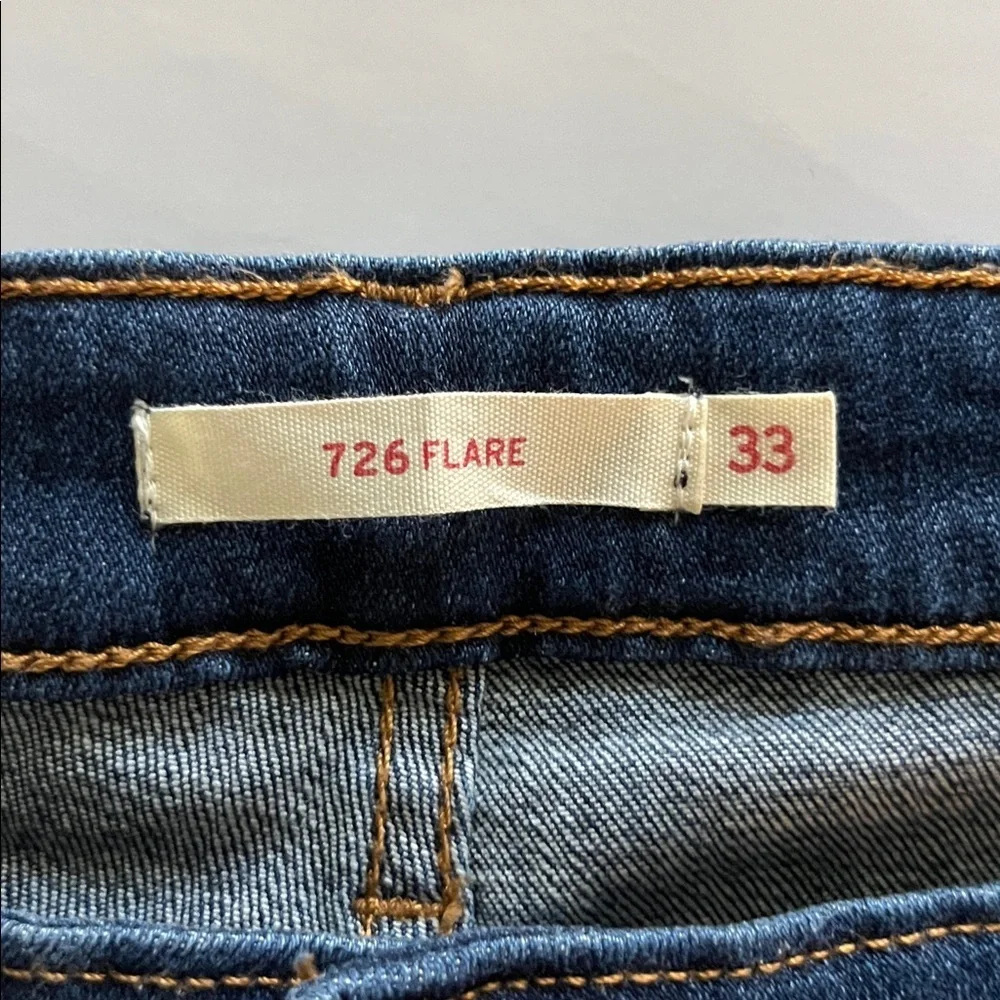 Levi’s 726 Flare High Rise Size 33